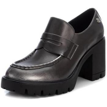Mocasines de Mujer XTI de Material Vegano con Tacón Ancho, Color Negro, Talla 41