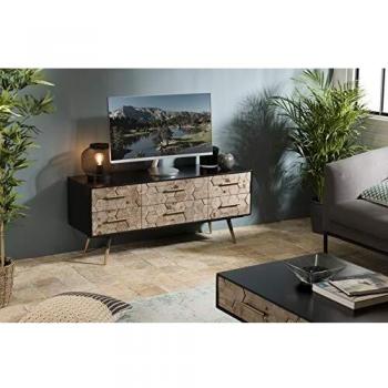Mueble TV negro con 6 cajones de abeto y patas de metal dorado