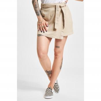 Only - Falda Corta Prime Beige con botón y cinturón