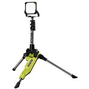 Faro LED 18V con trípode ajustable Ryobi R18TL-0, 2700 lúmenes, altura de 0.6m a 1.7m, sin batería ni cargador