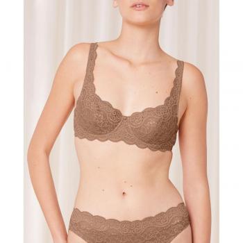 Sujetador preformado balconette con aro Triumph Amourette 300, talla 75B, color caramelo