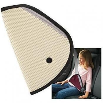 Regulador de asiento de coche y cinturón de seguridad. Para la comodidad de los niños que viajan. Color Beige.