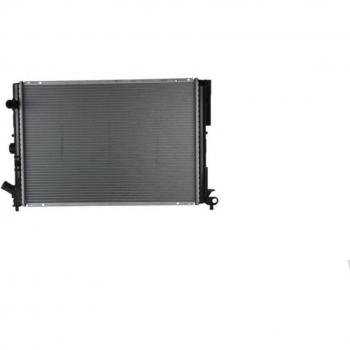 Radiador NISSENS 63851A para refrigeración del motor, compatible con múltiples modelos de vehículos, fabricado en aluminio y plástico, con alta eficiencia térmica, diseño optimizado para un flujo de aire mejorado y resistencia a la corros