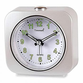 Despertador Analógico Blanco Timemark con diseño clásico, mecanismo de cuarzo, esfera fácil de leer, campana sonora para alarma, función de repetición y acabado en blanco