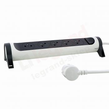 Regleta de alimentación compacta Legrand, 5 salidas Tipo E, cable de 1.5 m, color blanca