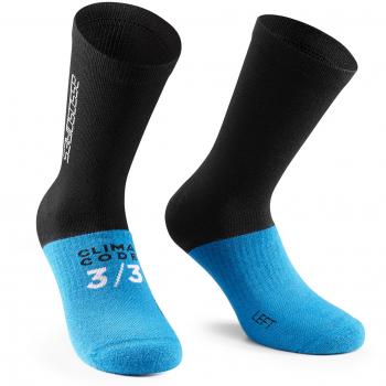 Calcetines Assos Ultraz Winter Socks EVO blackSeries - color negro, tamaño 39-42, diseño para invierno, tecnología de aislamiento térmico, transpirabilidad mejorada, soporte en el arco del pie