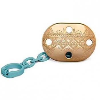 Broche pinza Suavinex Couture dorado con grabados en relieve y cadena azul clara