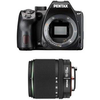 Cámara réflex digital Pentax KF negra con objetivo 18-135 WR y garantía de 3 años