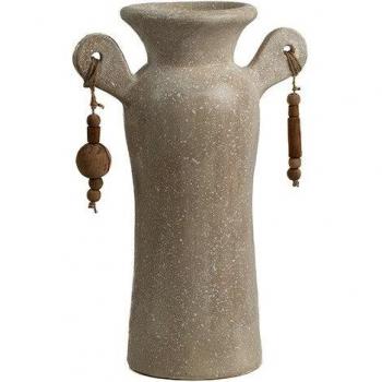 Jarrón de cerámica con colgantes de madera, color blanco, dimensiones 25 x 60 x 25 cm