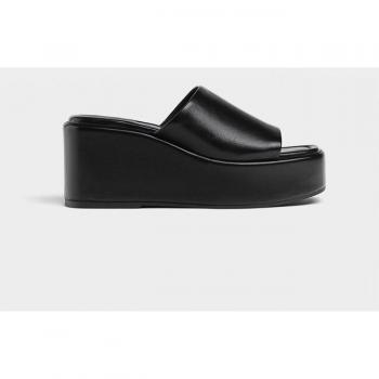 Stradivarius High-Heel Platform Clogs - Black