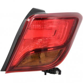 Luz trasera TYC 11-12847-01-2 con diseño específico para vehículos, incluye función de iluminación roja, cumple con normativas de seguridad, fácil instalación y es compatible con múltiples modelos