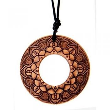 'Madera Joyas | colgante con grabado | manzana madera Incluye Correa de piel auténtica, aprox. 45 x 45 mm | Gravina UFO | Producto natural | Mandala # 2