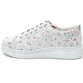 Zapatillas deportivas Camper K200645-050 de mujer en color gris medio con cordones y diseño multicolor