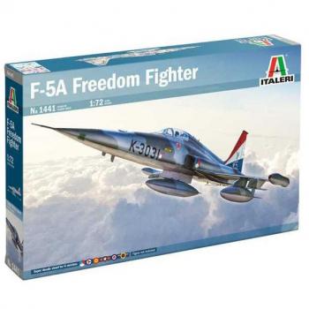 Kit de Montaje Avión de Combate F-5A Freedom Fighter Northrop 1:72 con Calcas Españolas