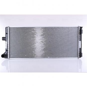 Radiador NISSENS 61887 - Refrigeración del motor, diseñado para optimizar la temperatura del motor, fabricado con materiales de alta calidad, compatible con múltiples modelos de vehículos, incluye conexiones precisas para una instalación fácil y efi