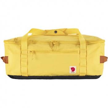 Bolsa Fjällräven High Coast 36L amarilla, capacidad de 36 litros, material resistente al agua, diseño ligero y compacto, múltiples compartimentos para organización, correas ajustables para mayor comodidad