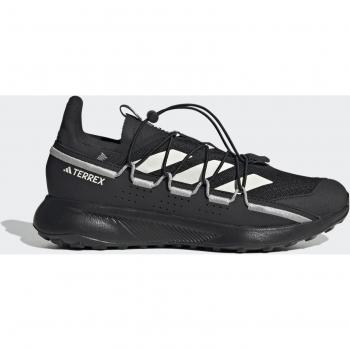 Zapatillas Sneakers Adidas Terrex Voyager 21 para hombre en color negro, diseño ligero y transpirable, suela de goma Continental para tracción en terrenos húmedos y secos, plantilla cómoda Ortholite, sistema de ajuste con cordones