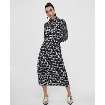 Vestido camisero con monograma de Lola Casademunt