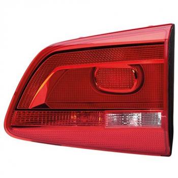 Luz trasera HELLA 2TZ 010 469-101, piloto trasero LED de alta visibilidad, diseño compacto y aerodinámico, resistente al agua y a impactos, fácil instalación con conexión estándar, compatible con vehículos de