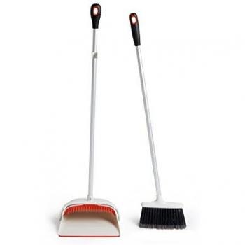 OXO Good Grips Kit de escoba y recogedor compacto, color blanco