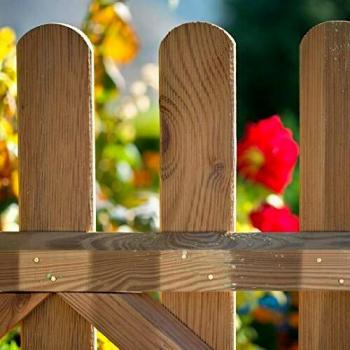 VALLA CLÁSICA DE MADERA PARA EXTERIOR