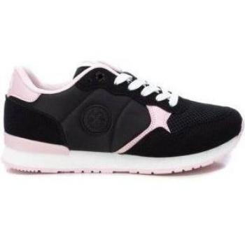 Zapatillas deportivas Xti para mujer color negro con cierre de cordón