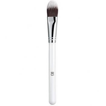 Ilū Flat Foundation Brush #113 - Versatile Makeup Tool for Flawless Application
