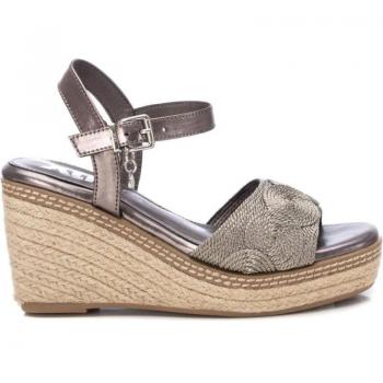 Sandalia de Mujer XTI 142321 Nude Hebilla con diseño moderno, color nude, hebilla decorativa, plantilla cómoda y suela antideslizante
