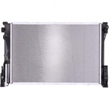 Radiador NISSENS 67167 para refrigeración del motor, compatible con múltiples vehículos, fabricado en aluminio y plástico, diseñado para un óptimo intercambio térmico y eficiencia en la refrigeración del motor
