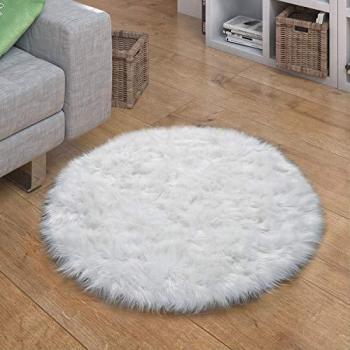 Alfombra Salón Mullida Piel Sintética Blanco 60 cm Redonda con Diseño de Cojines Corazón