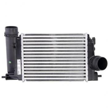 Intercooler NISSENS 961120 - Intercooler de motor, fabricado por Nissens, diseñado para optimizar el rendimiento del sistema de refrigeración del motor, compatible con diversas marcas y modelos de vehículos