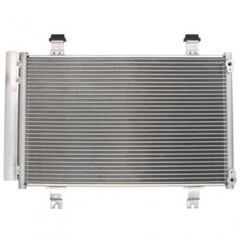 Condensador de aire acondicionado Delphi TSP0225622, componente para sistemas de climatización, alta eficiencia en refrigeración, fabricado con materiales de calidad para mayor durabilidad y rendimiento óptimo
