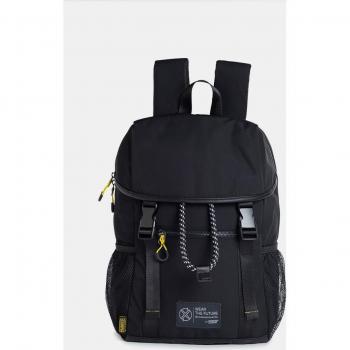 Mochila Munich Recycled X Wear Grande Negra con Bolsillo Frontal y Cierre de Cremallera