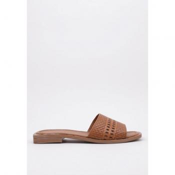 Sandalia Plana Krack Core OBI 38 Mujer Camel