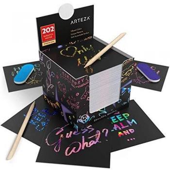 ARTEZA Notas de scratch art | 8,9 x 8,9 cm | 202 notas de rascar | Colores arcoiris + Holograficos: oro, rosa, azul y espacio | Con 2 rascadores + 2 lijas | Manualidades para niños, aulas y bricolaje