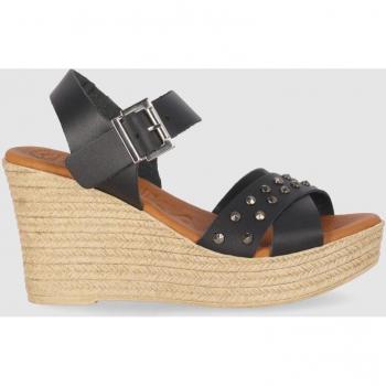 Sandalias de cuña de mujer CHIKA10 CASAER 01 en color negro con cierre de hebilla