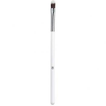 Ilū Precision Concealer Brush #121 - High-Quality Makeup Brush for Flawless Coverage