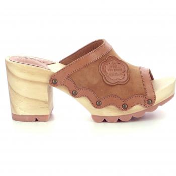 Kickers Women's Woodstok Clogs - Camel