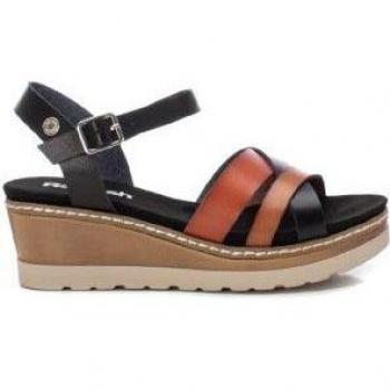 Sandalia de mujer Refresh 171785 negro con cuña de 6cm y hebilla