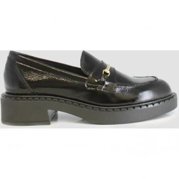 Mocasines de mujer de piel en negro con detalle de borlas