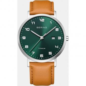 Reloj Bering para Hombre | Titanio | Esfera Verde | Pulsera de Piel Marrón | Garantía Oficial 3 Años
