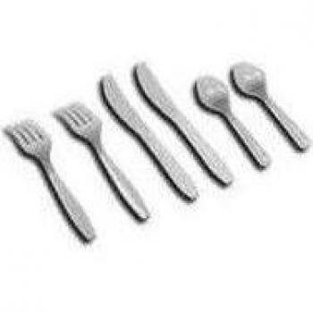 100 Plastic Knives, White