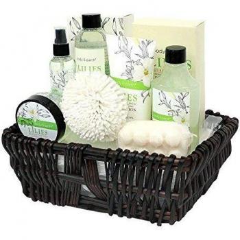 Body & Earth Cofre de Regalo, Set de Baño y Ducha con 10 Piezas, Incluye Baño de Burbujas, Loción Corporal, Gel de Ducha, Spray Corporal y Sales de Baño y Más, Regalo Original Ideal para Mujer