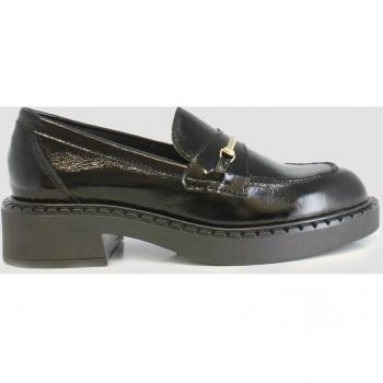 Mocasines de mujer de piel en negro con detalle de borlas
