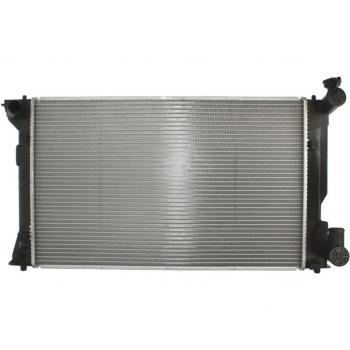Radiador NISSENS 64667A para refrigeración del motor, compatible con múltiples modelos de vehículos, fabricado en aluminio y plástico, diseño optimizado para máxima eficiencia térmica, fácil instalación y alta durabilidad