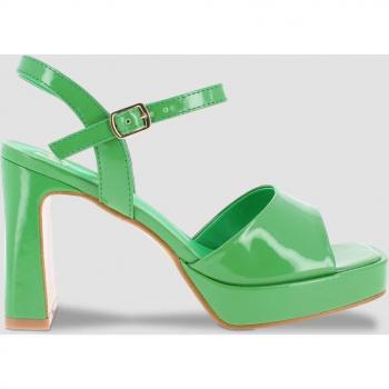 Sandalias Guadalupe - Elegantes sandalias de mujer con acabado brillante en verde esmeralda.