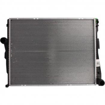 Radiador de refrigeración del motor DENSO DRM05069, tipo: radiador, características: diseño eficiente para enfriamiento del motor, fabricado por Denso, compatible con múltiples modelos de vehículos