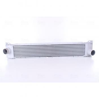 Intercooler Nissens 96623 - Intercooler de motor, fabricado por Nissens, compatible con varias marcas y modelos de vehículos, diseñado para optimizar la eficiencia del sistema de sobrealimentación, incluye conexiones precisas para