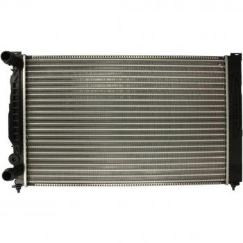 Radiador NISSENS 60308A para refrigeración del motor, compatible con sistemas de refrigeración, fabricado en aluminio y plástico, diseño optimizado para máxima eficiencia térmica, incluye conexiones precisas y sellos duraderos