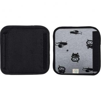 Cubre Arneses de Algodón Orgánico para Silla de Paseo y Coche Jyoko - Protector para arneses, talla M, fabricado en algodón orgánico, diseño ergonómico y suave al tacto, fácil